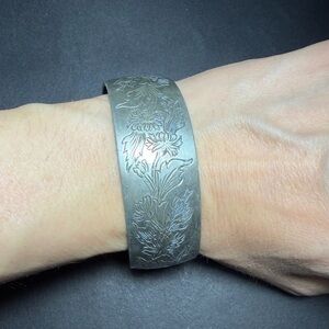 Vintage Kirk Pewter 900-11 November Chrysanthemum Cuff Bracelet